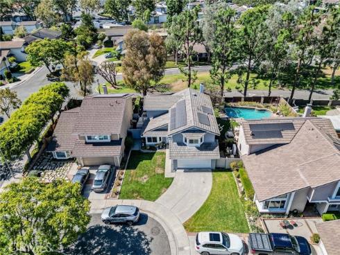 141  Meadowcreek  , Brea, CA