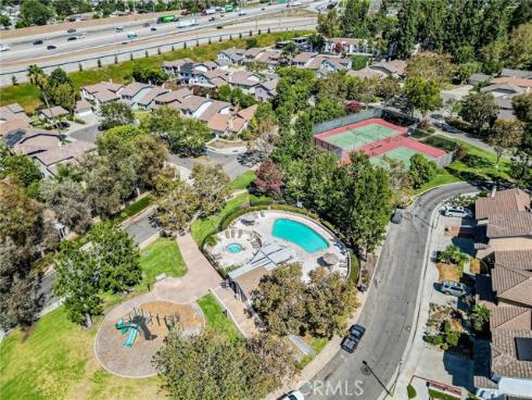 141  Meadowcreek  , Brea, CA