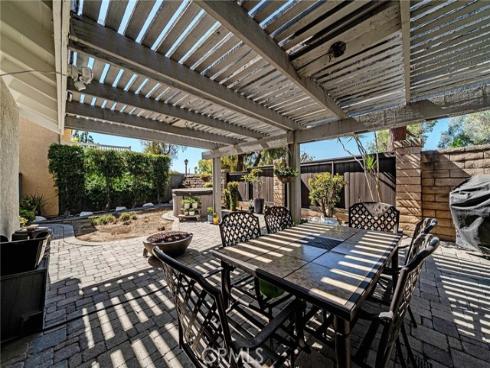 141  Meadowcreek  , Brea, CA