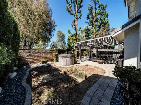 141  Meadowcreek  , Brea, CA
