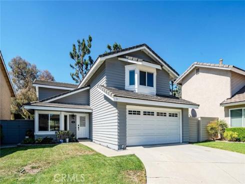 141  Meadowcreek  , Brea, CA