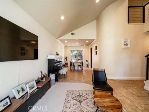 141  Meadowcreek  , Brea, CA