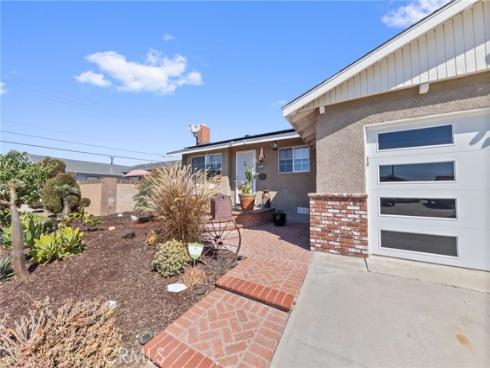 5885  Trinidad   Way, Buena Park, CA