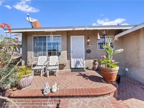 5885  Trinidad   Way, Buena Park, CA