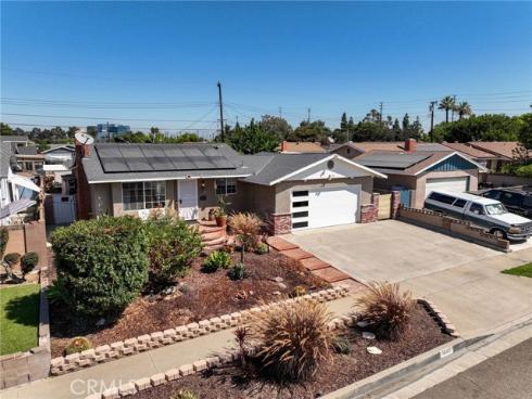 5885  Trinidad   Way, Buena Park, CA