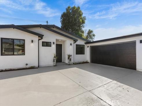 8266  Country Club   Drive, Buena Park, CA