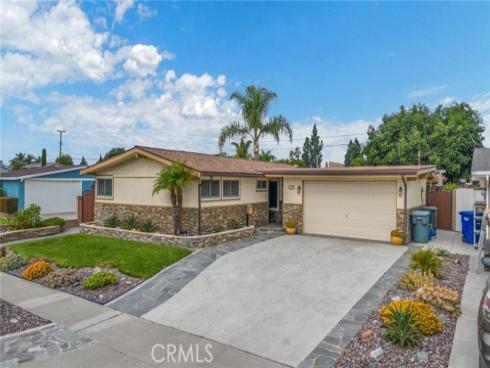 7075  Hoover   Way, Buena Park, CA