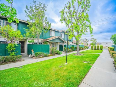 8172 Ferguson Green , Buena Park, CA