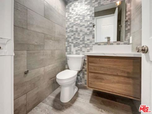 125 Lakeside Drive, Buena Park, CA