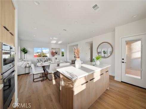 7692  9th  118  Street, Buena Park, CA