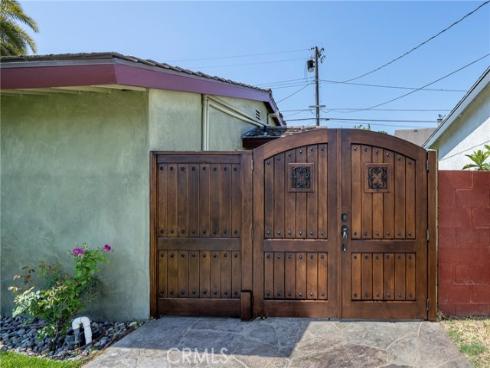 5837  Los Arcos   Way, Buena Park, CA