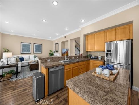 18  Lakeside   Drive, Buena Park, CA