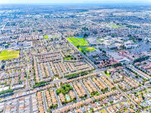 17  Citrus Glen  , Buena Park, CA