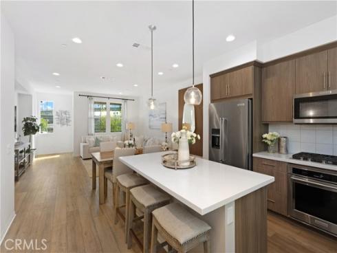 8927 Orangethorpe Avenue