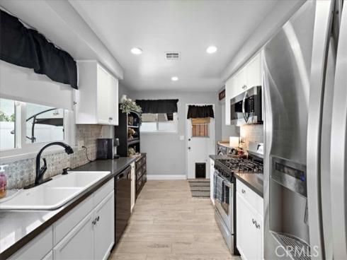 6932 San Joaquin , Buena Park, CA