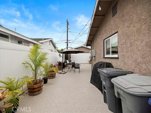 6932 San Joaquin , Buena Park, CA