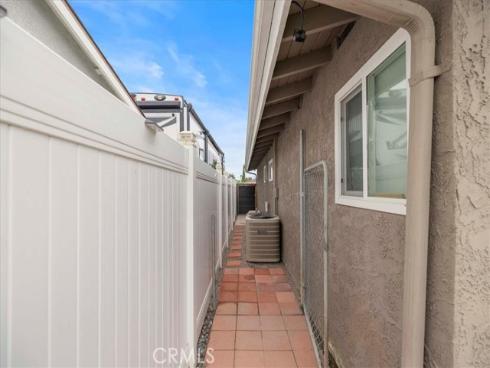 6932 San Joaquin , Buena Park, CA