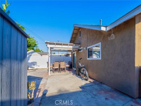 6601  Naomi  , Buena Park, CA