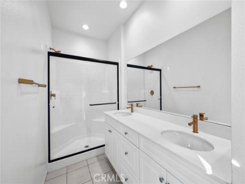 8887  Orangethorpe  , Buena Park, CA