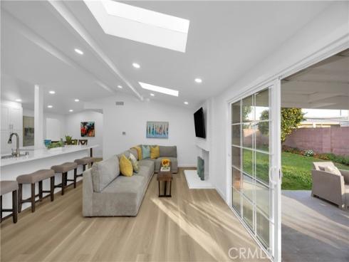 5884  Los Encinos  , Buena Park, CA