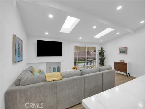 5884  Los Encinos  , Buena Park, CA