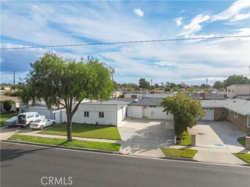 5884  Los Encinos  , Buena Park, CA