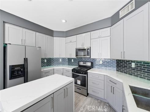 6528  University  , Buena Park, CA