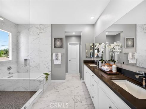 17  Citrus Glen  , Buena Park, CA