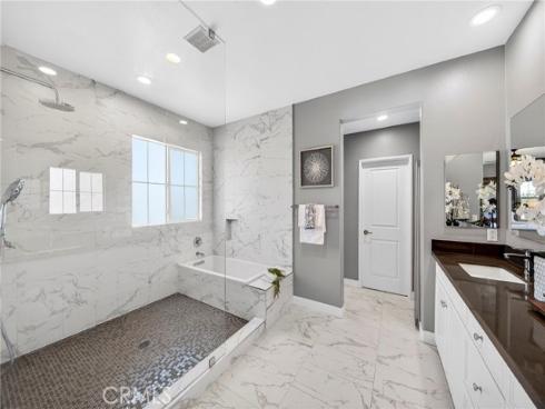 17  Citrus Glen  , Buena Park, CA