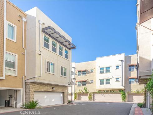 8036  Ackerman  , Buena Park, CA