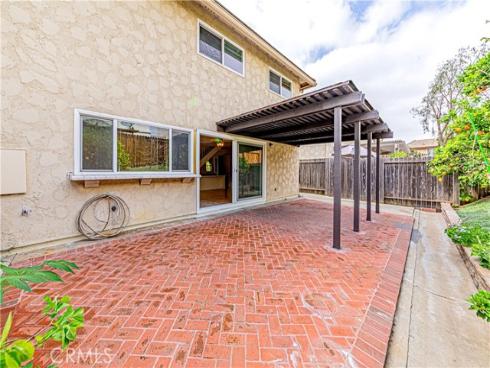 8237  Henshaw  , Buena Park, CA