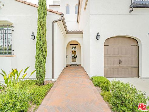 8900  Los Coyotes  120  Court, Buena Park, CA