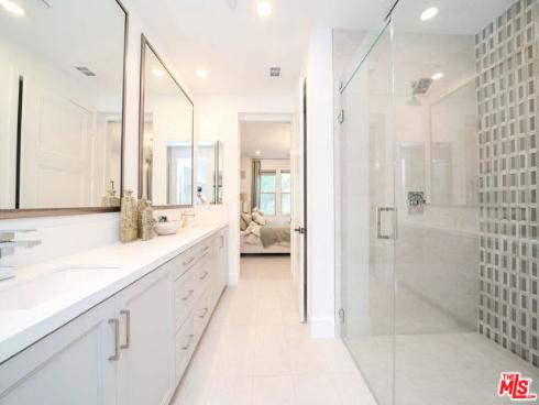 8900  Los Coyotes  120  Court, Buena Park, CA