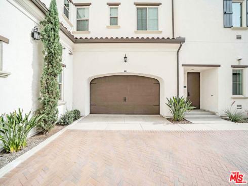 8900  Los Coyotes  120  Court, Buena Park, CA