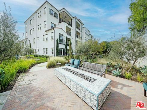 8900  Los Coyotes  120  Court, Buena Park, CA