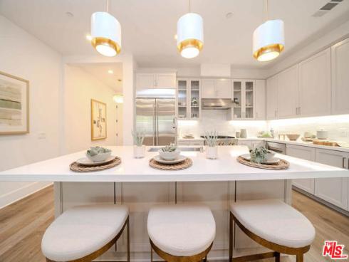 8900  Los Coyotes  120  Court, Buena Park, CA