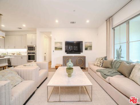 8900  Los Coyotes  120  Court, Buena Park, CA