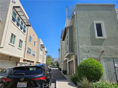 7011  Oregon  , Buena Park, CA