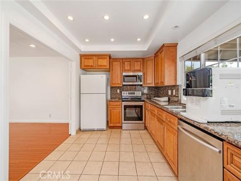 8175  Mammoth  , Buena Park, CA