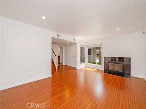 8175  Mammoth  , Buena Park, CA