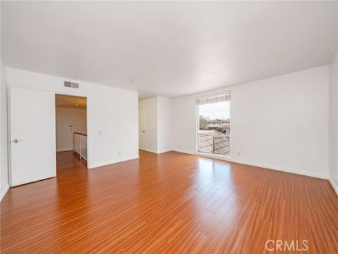 8175  Mammoth  , Buena Park, CA