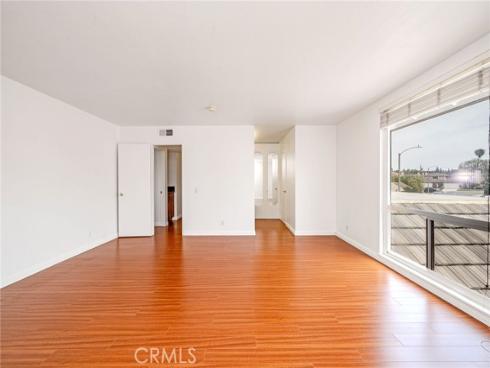 8175  Mammoth  , Buena Park, CA