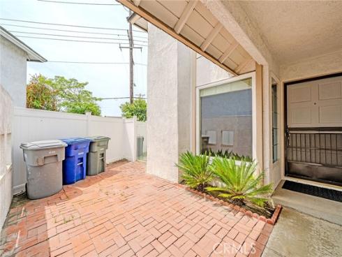 8175  Mammoth  , Buena Park, CA