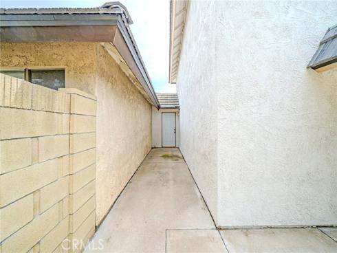 8175  Mammoth  , Buena Park, CA