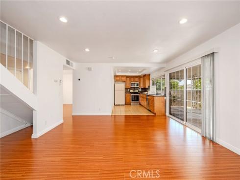 8175  Mammoth  , Buena Park, CA