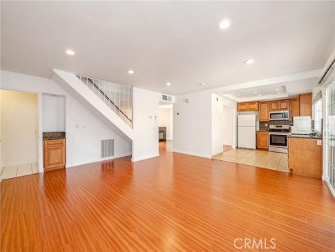 8175  Mammoth  , Buena Park, CA