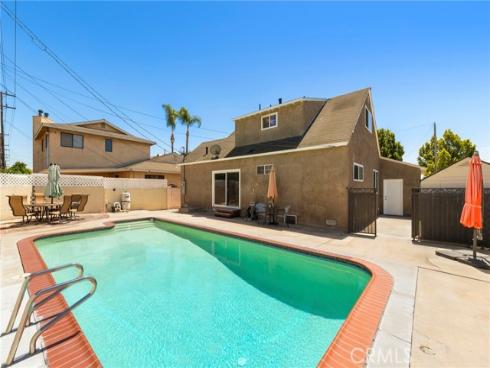 8289  Poinsettia  , Buena Park, CA