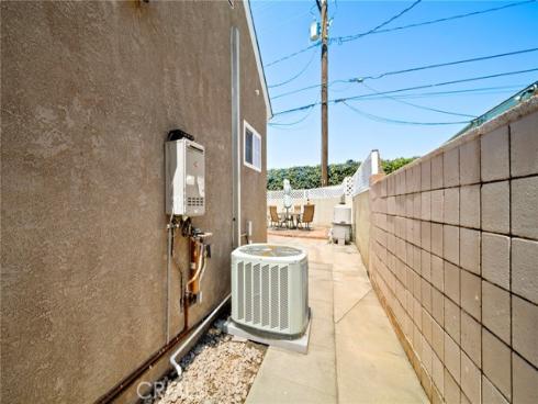 8289  Poinsettia  , Buena Park, CA