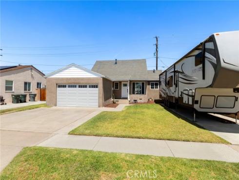 8289  Poinsettia  , Buena Park, CA