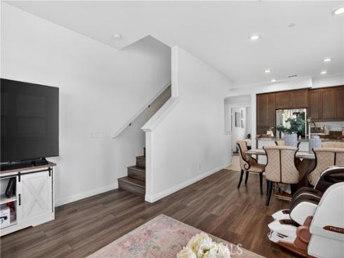 5796  Spring  , Buena Park, CA